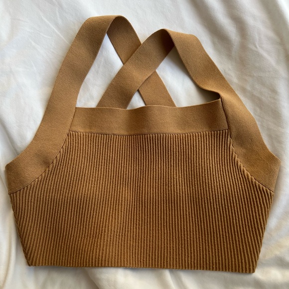 Aritzia Tops - Aritzia sculptor top